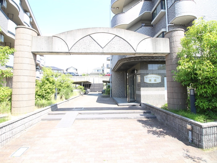 エントランス部分 ヴァンベ－ル徳重