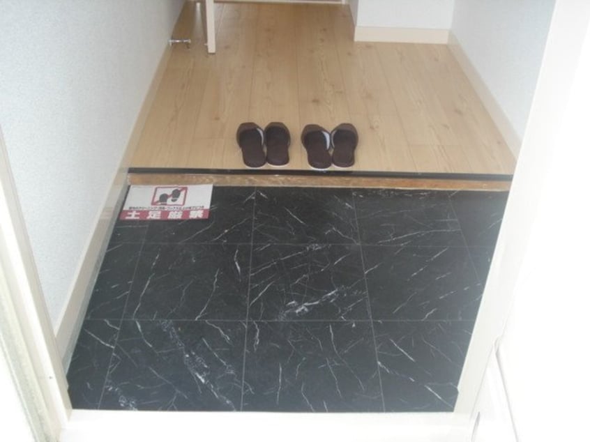 玄関 シャトレ妙興寺