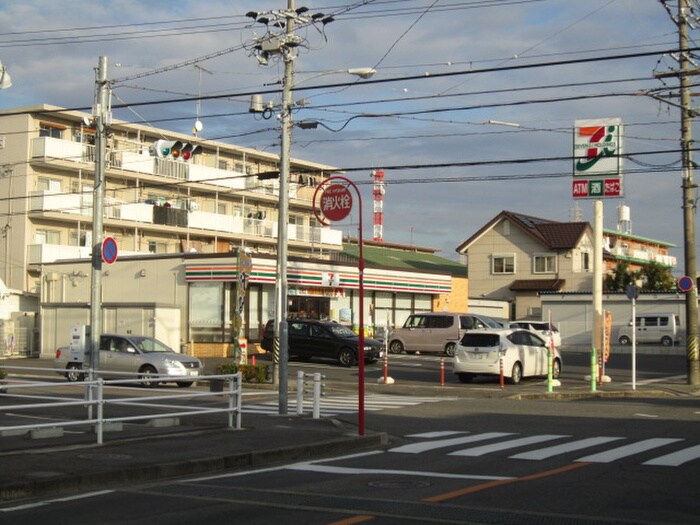 セブンイレブン(コンビニ)まで200m マンションソニア