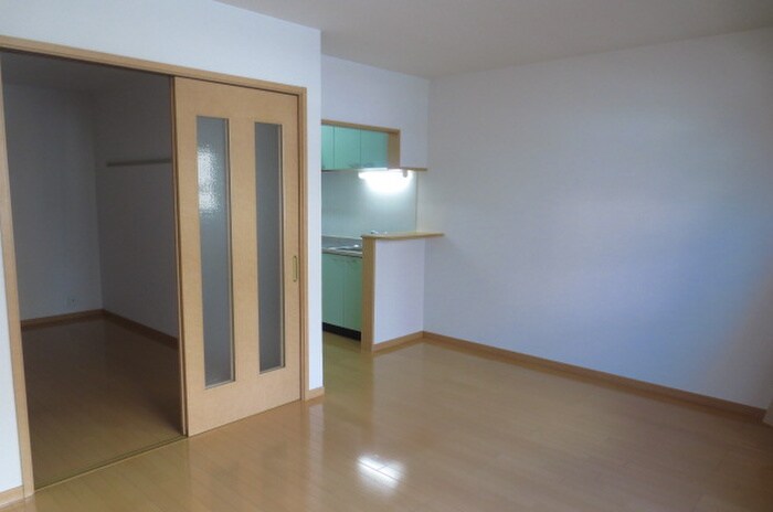 居室 ヴェルデュ－ル中割