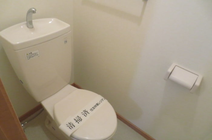 トイレ ヴェルデュ－ル中割