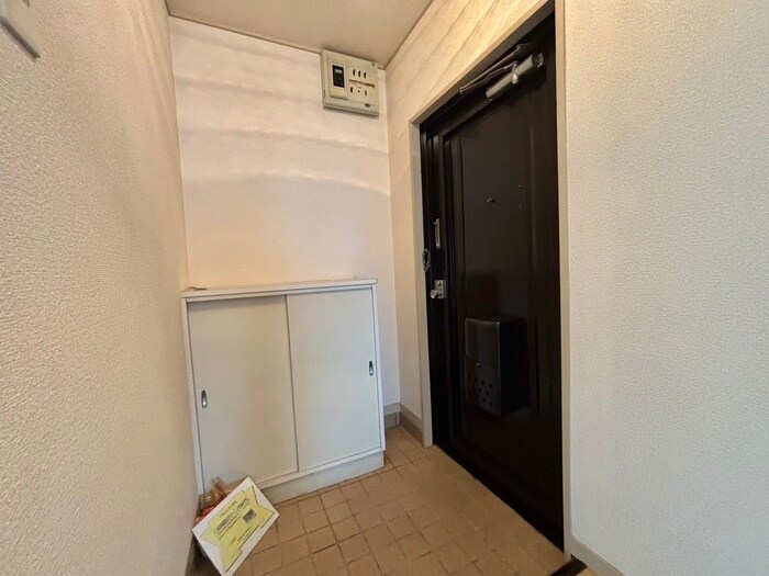 玄関 メルローズ２号館