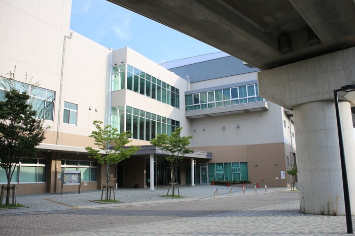 守山スポーツセンター(公園)まで922m レ－ジュ竜泉