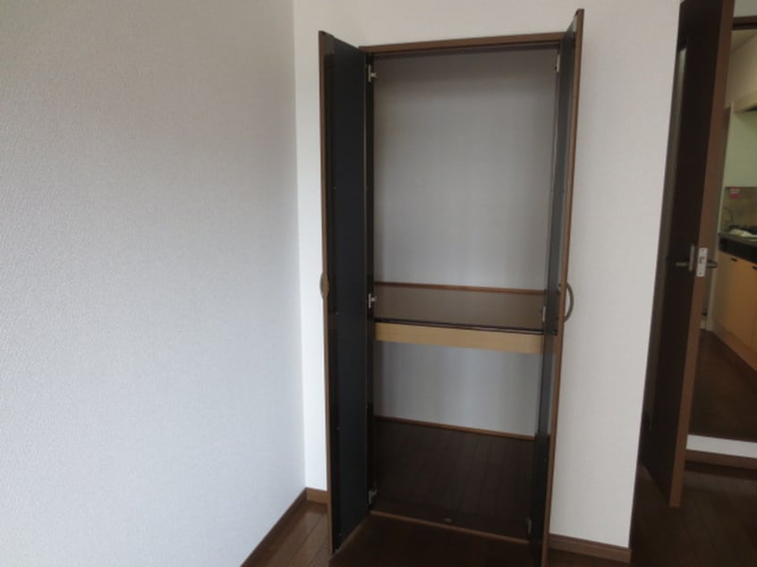 収納 エトワ－ル弐番館