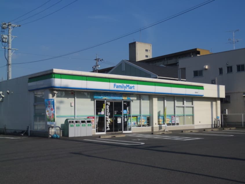 ファミリーマート(コンビニ)まで400m コーポ加藤