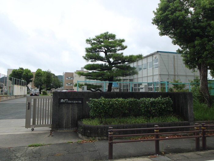 岩西小学校(小学校)まで300m Ｖｉｌｌａｇｅ西口Ⅰ