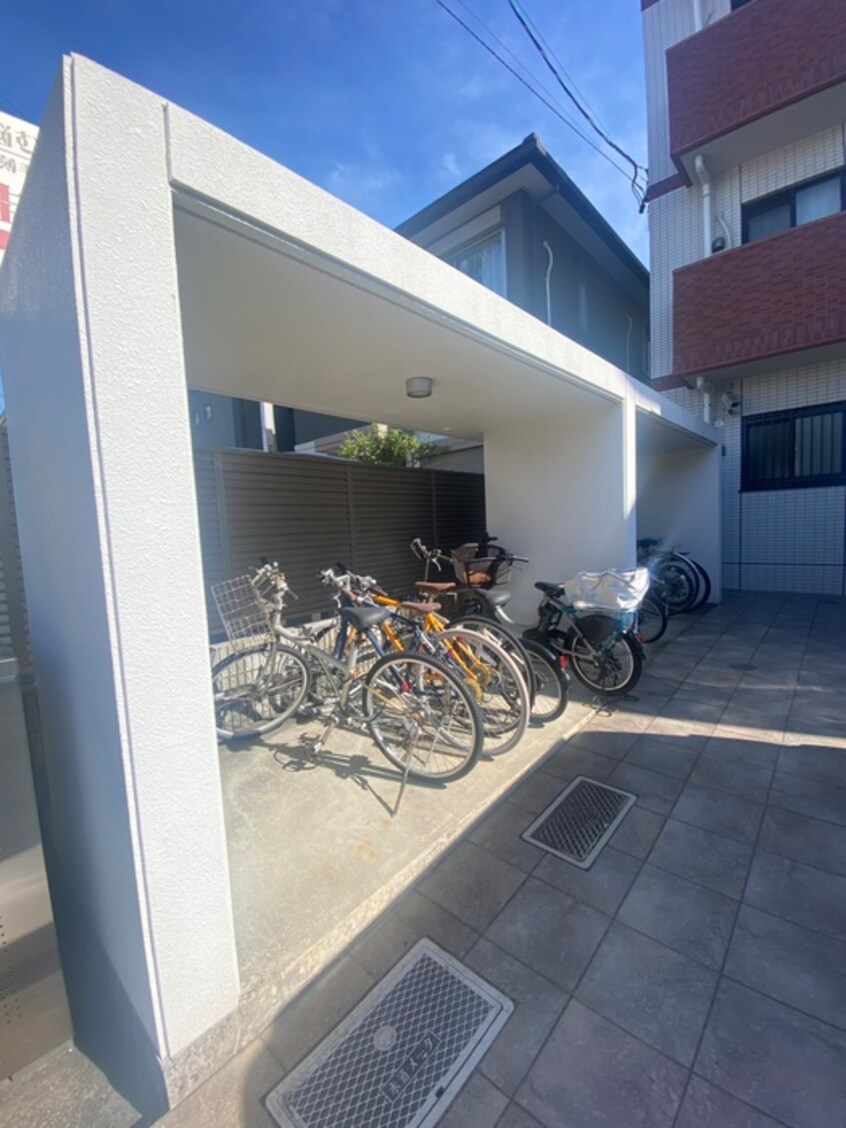 駐輪場 セレニティ
