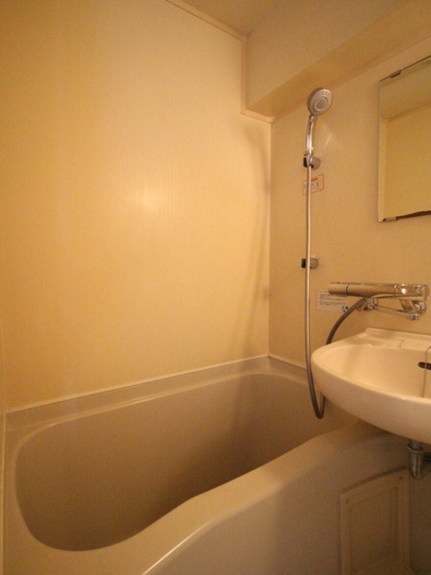 バス／シャワールーム等 シャンブル７２