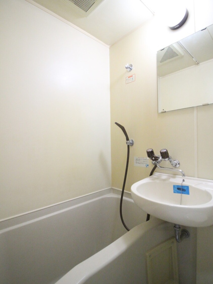 バス／シャワールーム等 シャンブル７２