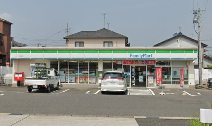 ファミリーマート港福田店(コンビニ)まで597m グランツⅢ