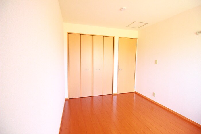 居室 アベニール十六田