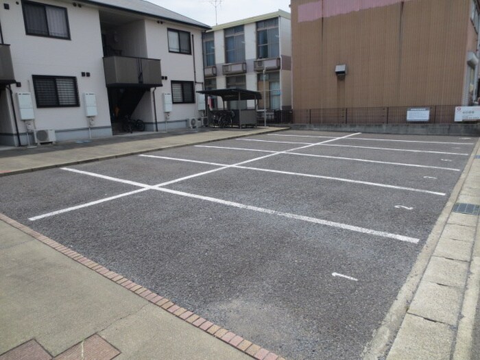 駐車場 アベニール十六田