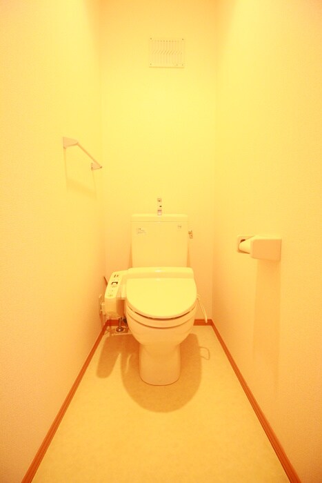 トイレ アベニール十六田