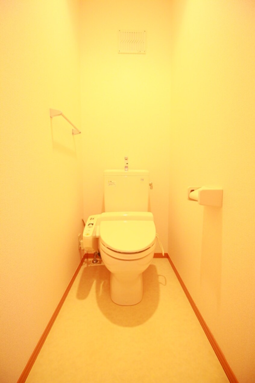 トイレ アベニール十六田