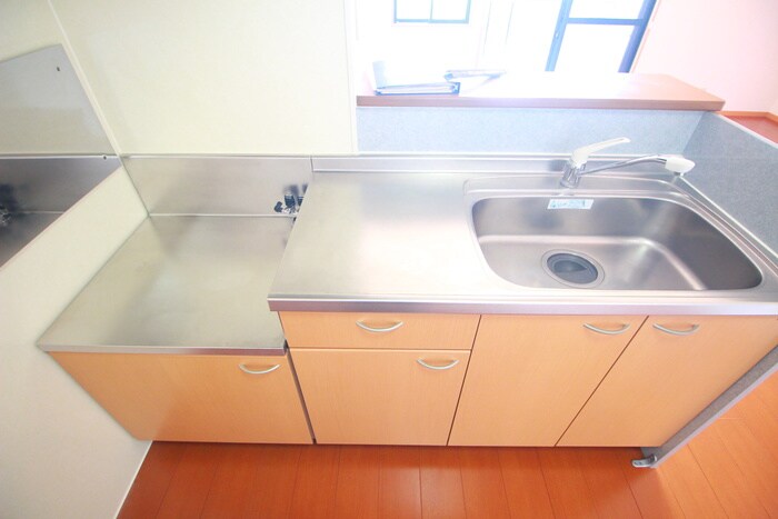 キッチン アベニール十六田