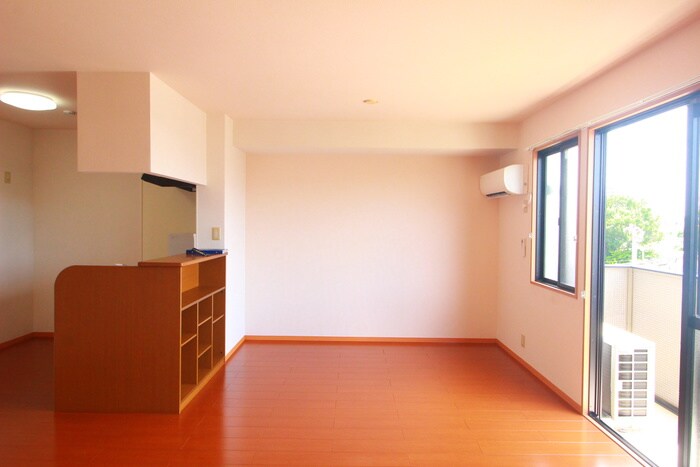 居室 アベニール十六田