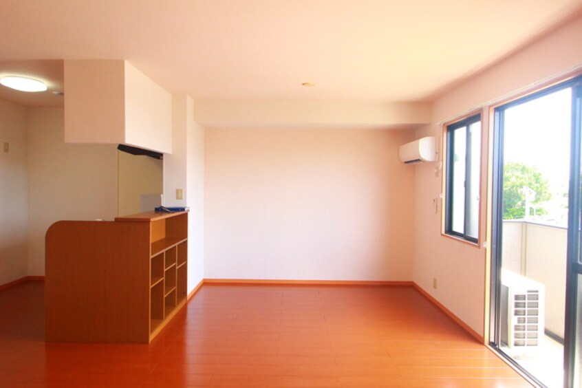 居室 アベニール十六田