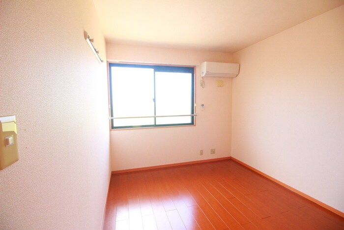 居室 アベニール十六田