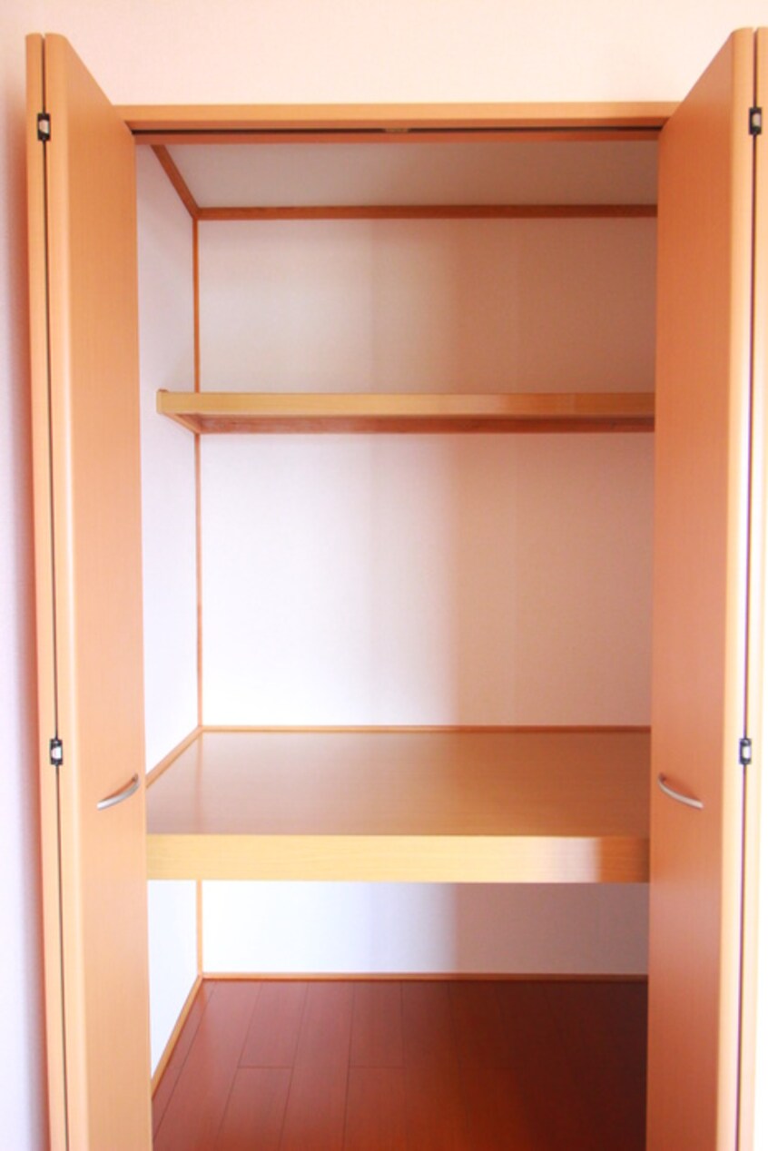 収納 アベニール十六田