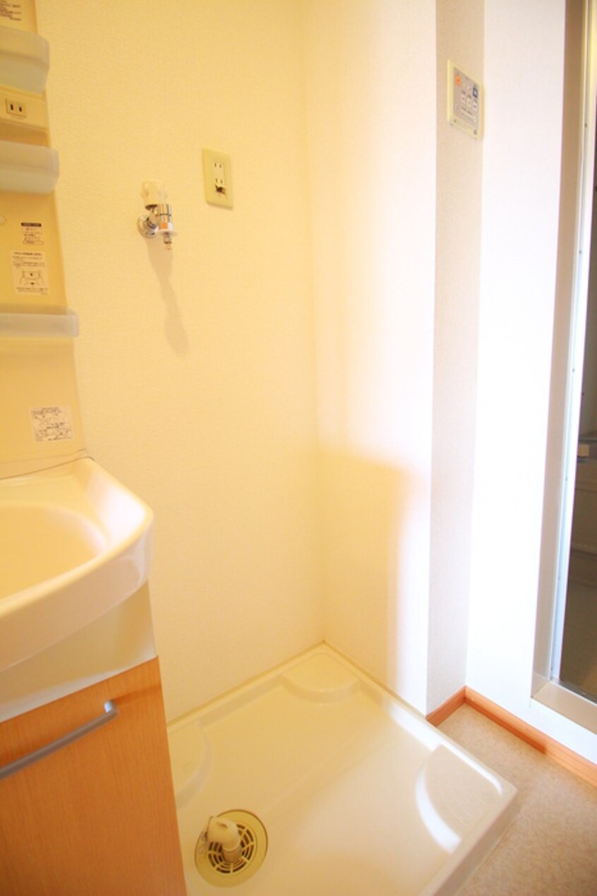 洗濯機置場 アベニール十六田