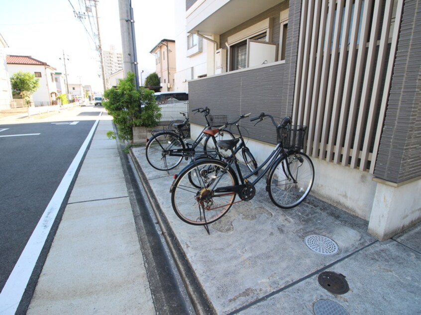 駐輪場 クレフラスト鳥神町