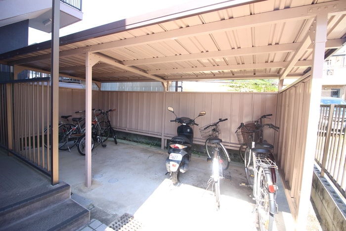 駐輪場 クレスト西枇