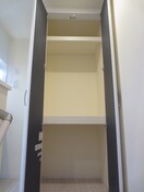 収納 Quatre Portes