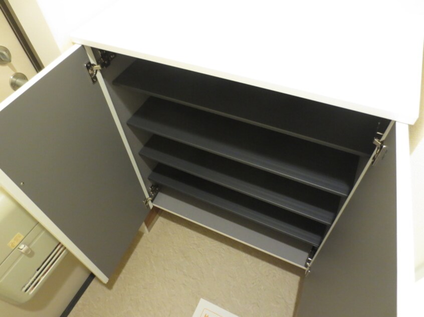 靴箱 Quatre Portes