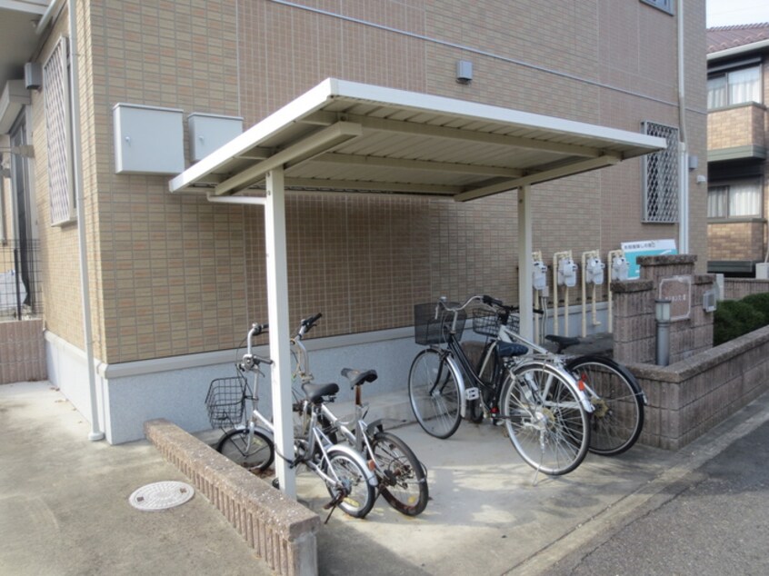 駐輪場 エミネンスⅢ