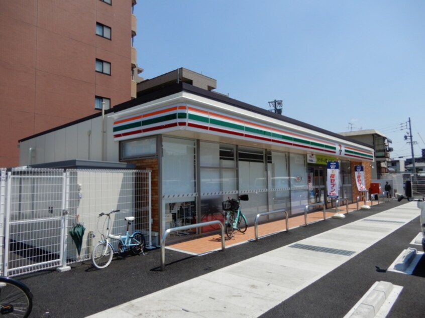 セブンイレブン　春日井上条店(コンビニ)まで220m エミネンスⅢ