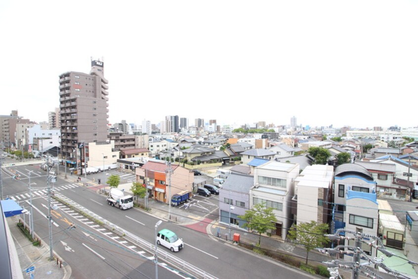 室内からの展望 カルチャ－御成通