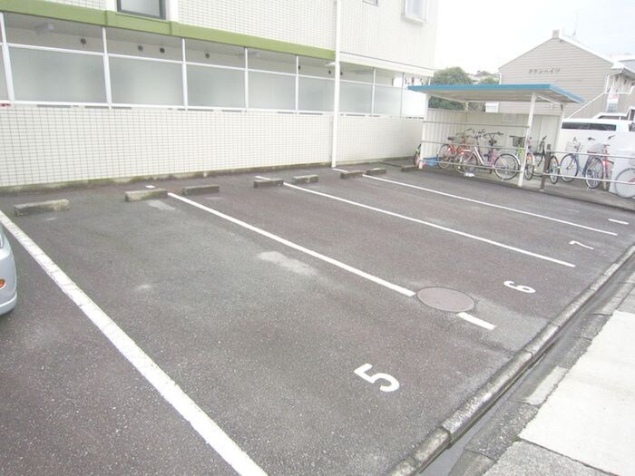 駐車場 リバーエイト広路