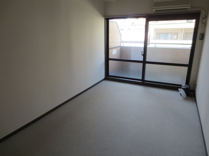 居室 ﾗｲｵﾝｽﾞﾏﾝｼｮﾝ丸の内第6（202）