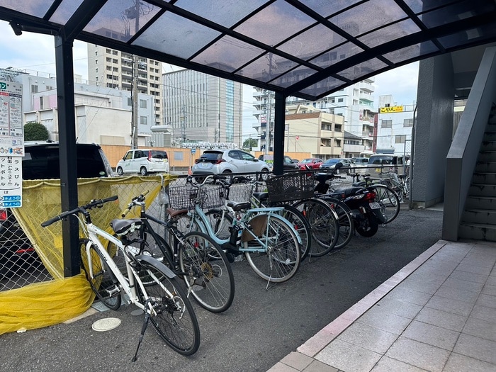 駐輪場 名古庄ビル