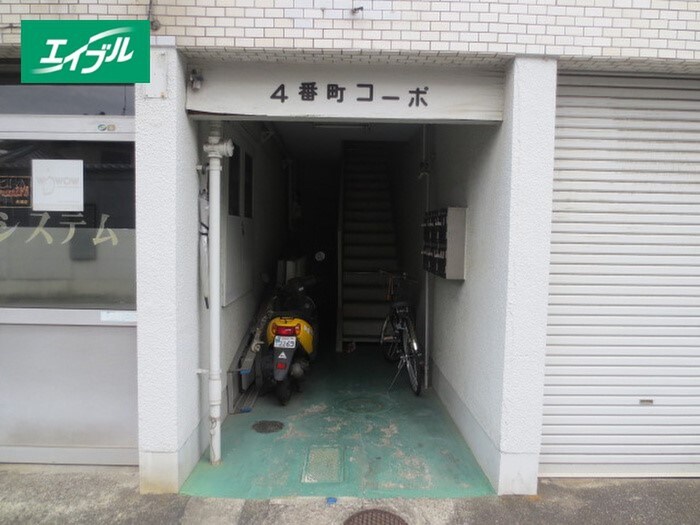エントランス部分 四番町コーポ