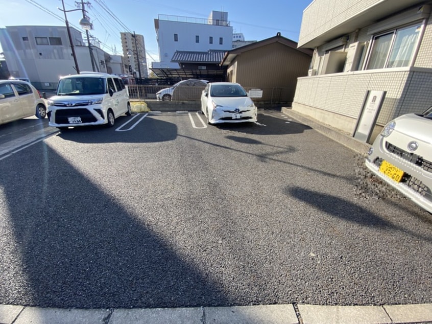 駐車場 ｱｰﾙ・ｵｯﾂ