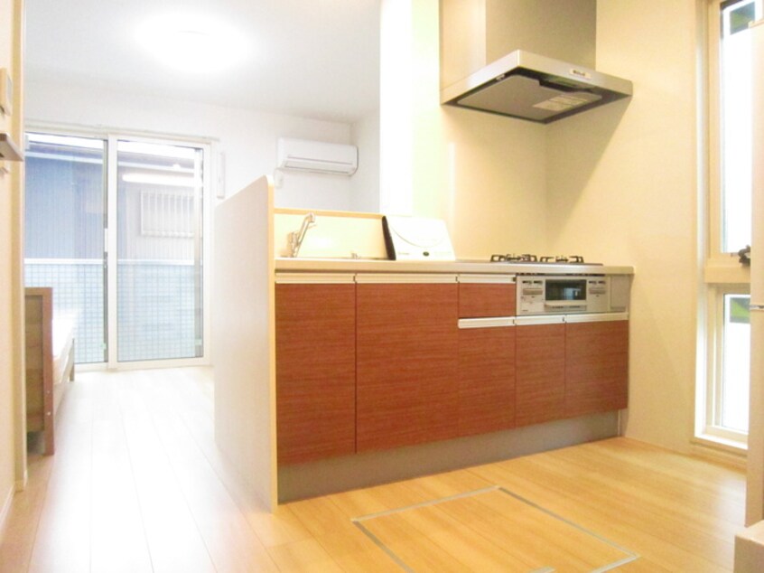 キッチン ｱｰﾙ・ｵｯﾂ