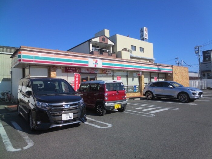 セブンイレブン(コンビニ)まで400m 馬車道館