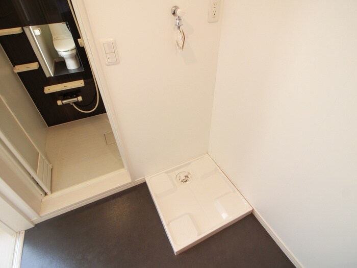 洗濯機置場 グローレ道徳