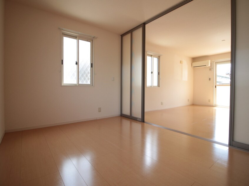 居室 ロイヤルステ－ジ