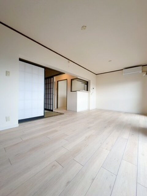 居室 メゾンクレ－ル