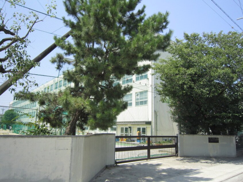 大森中学校(中学校/中等教育学校)まで147m メゾンクレ－ル