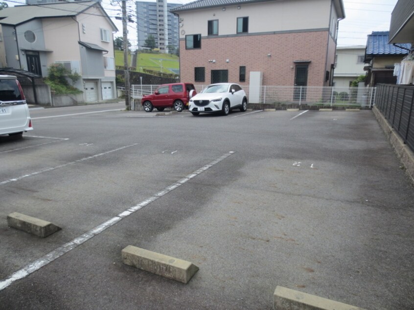 駐車場 メゾン　グランジュテ