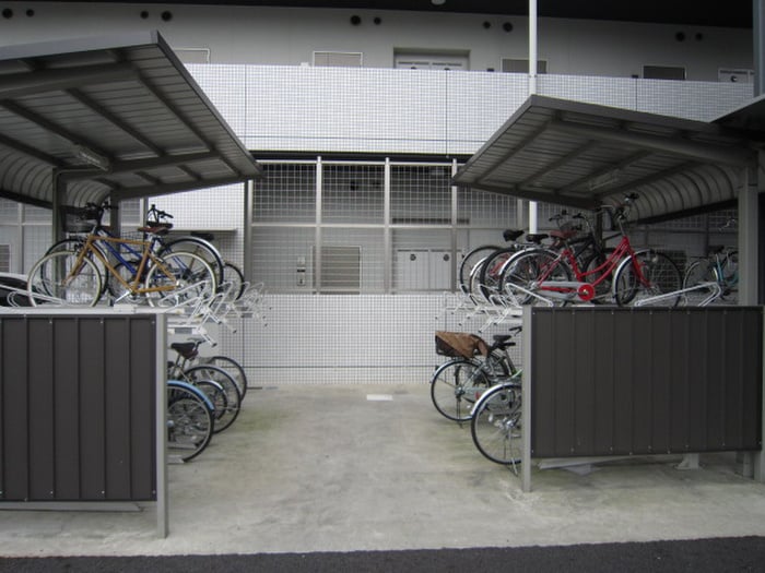 駐輪場 ラ・ヴィ・アン・ロ－ズ