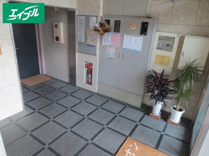 エントランス部分 アビタシオン一番