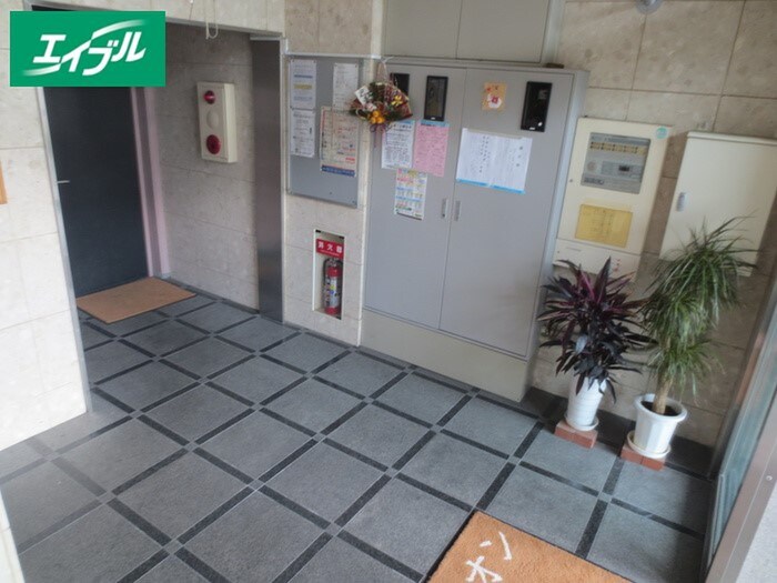 エントランス部分 アビタシオン一番