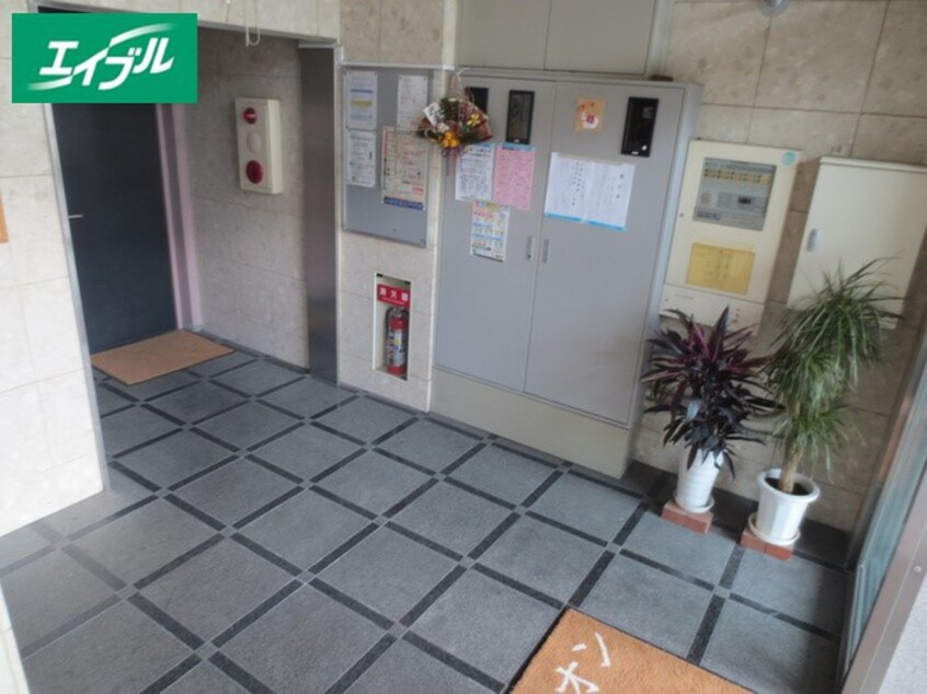 エントランス部分 アビタシオン一番