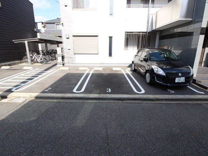 駐車場 パンジー豆田