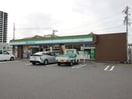 ファミリーマート知立本町店(コンビニ)まで441m ＳＵＺＵ１イーストハウス