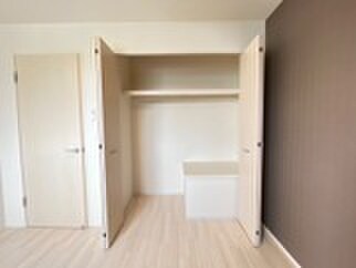 収納 サントル　ヴィラージュ村部B